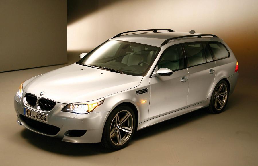  BMW M5 Touring 2009 года  (фото 17 из 51)